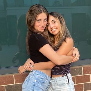 Meet your Posher, Mia